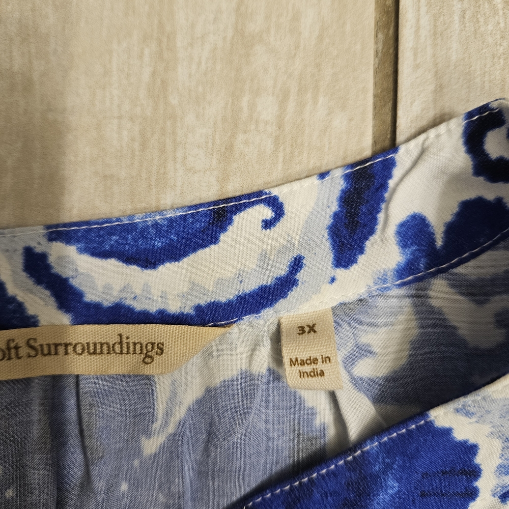 Soft Surroundings Blue and White Floral Popover EUC - Picture 2 of 7